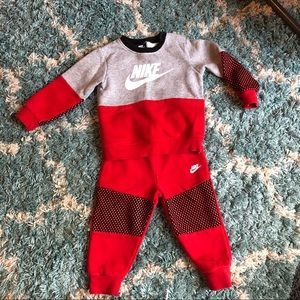 Nike Sweatsuit size 24 Months